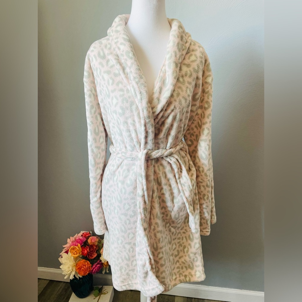 Ulta Beauty Plush Fleece Robe - Pink & Grey Leopard Cheetah Animal Print